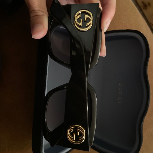 Black Gucci GG0141S sunglasses main image 4